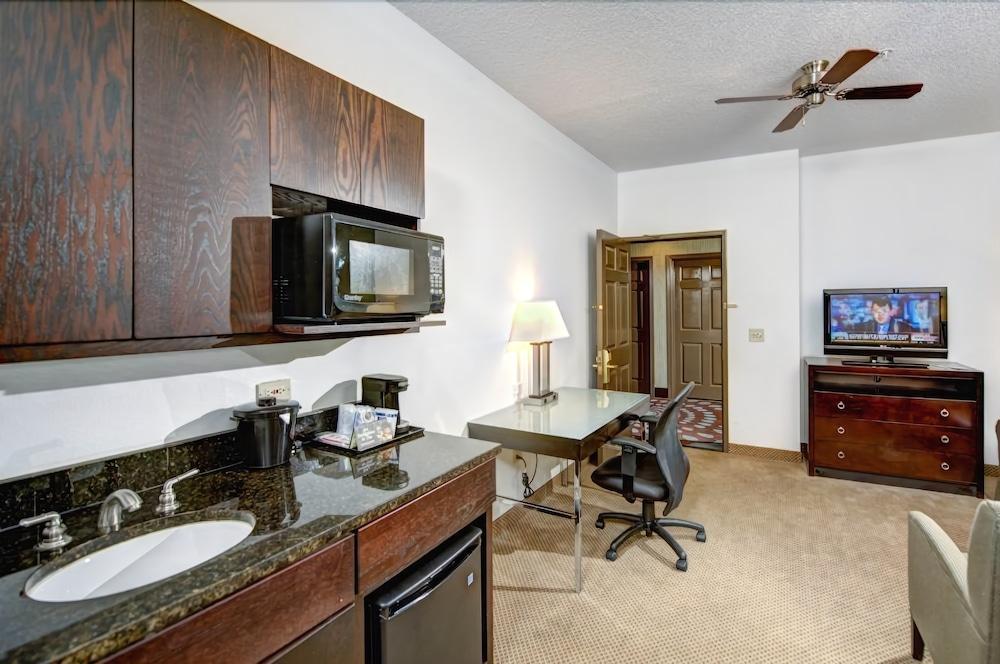 Holiday Inn Express & Suites Chicago-Deerfield Lincolnshire By Ihg Riverwoods Экстерьер фото