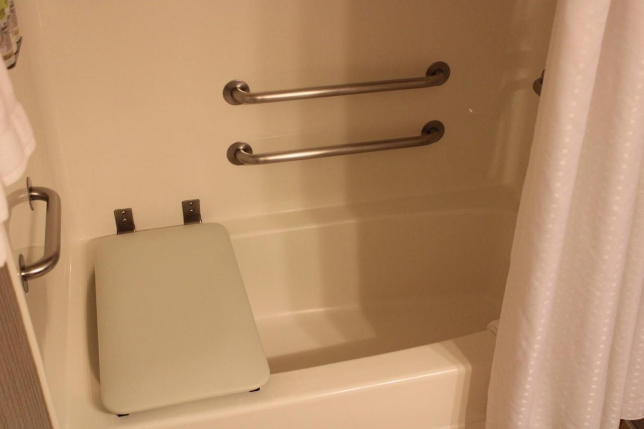 Holiday Inn Express & Suites Chicago-Deerfield Lincolnshire By Ihg Riverwoods Экстерьер фото