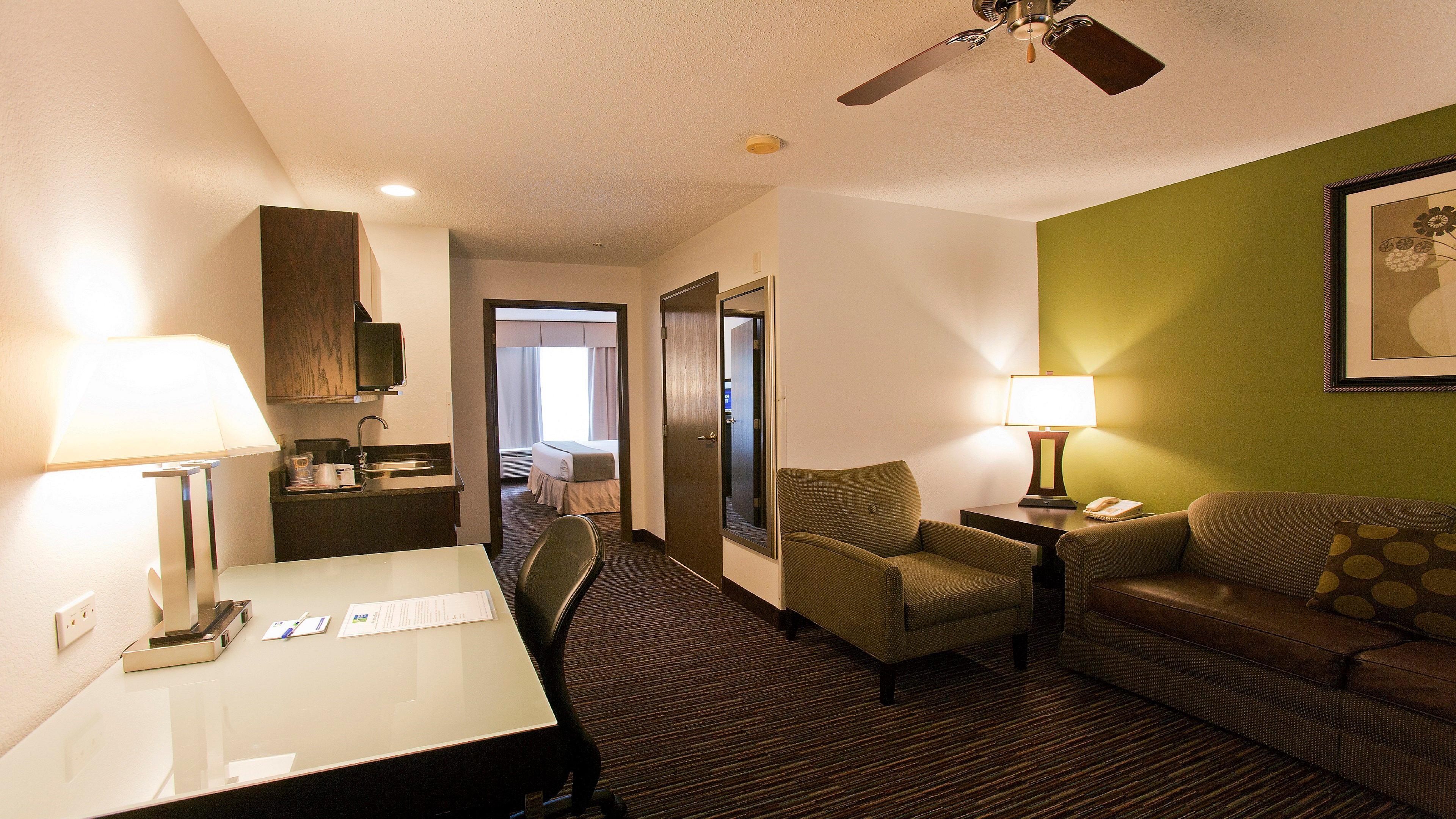 Holiday Inn Express & Suites Chicago-Deerfield Lincolnshire By Ihg Riverwoods Экстерьер фото