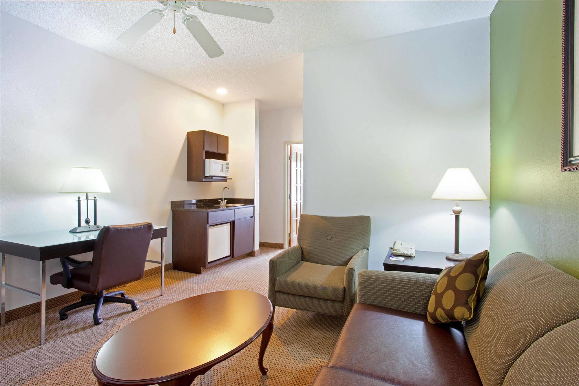 Holiday Inn Express & Suites Chicago-Deerfield Lincolnshire By Ihg Riverwoods Номер фото